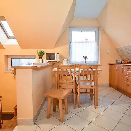 Aparteo Na Stromej * Ζακοπάνε
