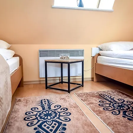 Apartment Aparteo Na Stromej *